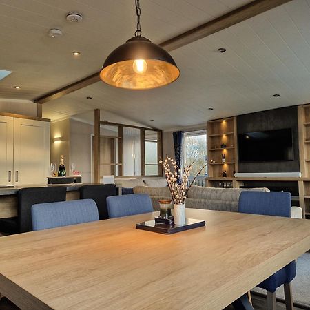 Hotchkin Lodge Woodhall Spa Bagian luar foto