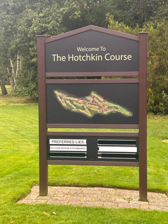 Hotchkin Lodge Woodhall Spa Bagian luar foto