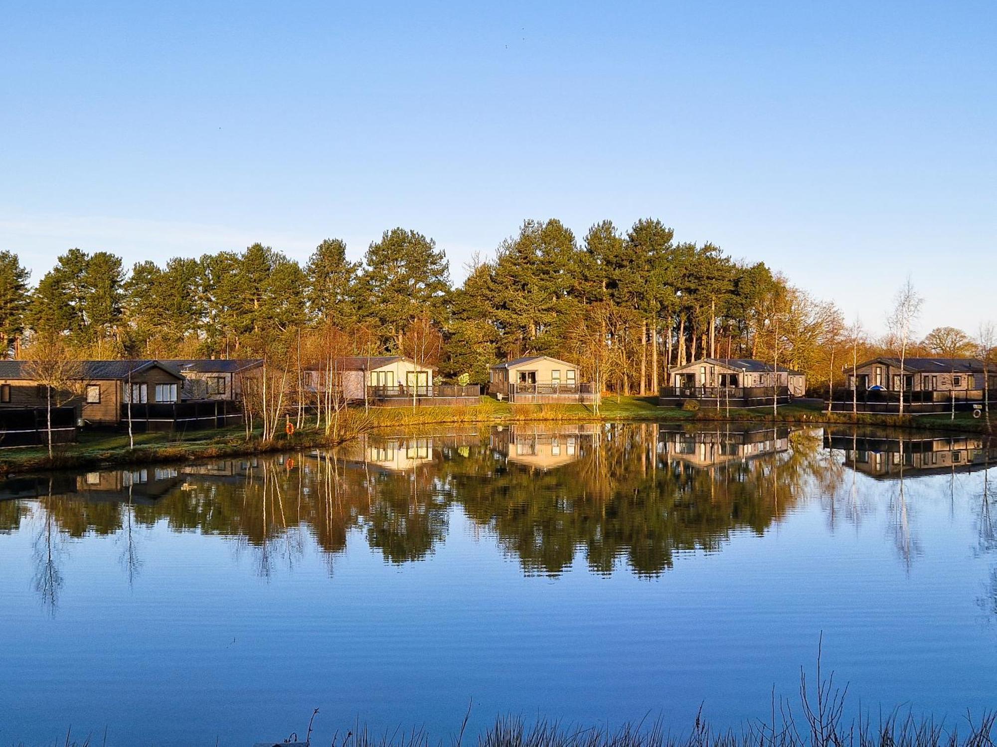 Hotchkin Lodge Woodhall Spa Bagian luar foto