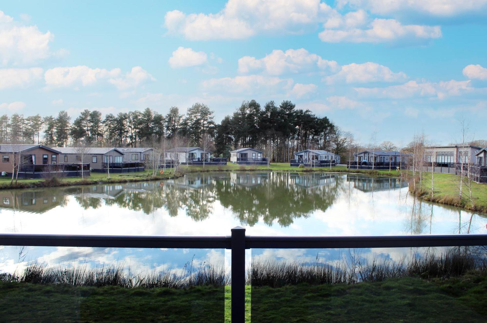 Hotchkin Lodge Woodhall Spa Bagian luar foto